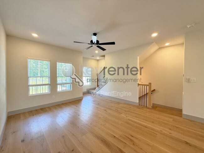 Building Photo - 1072 Amelia Ct