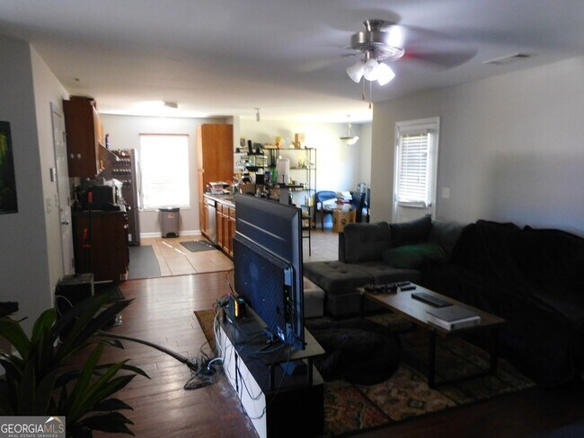 Building Photo - 206 Brookstone Trail