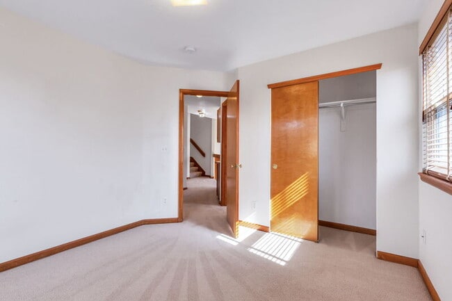 Building Photo - 9584 Las Colinas Dr