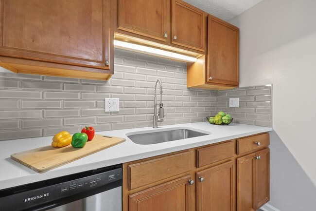 Building Photo - 5014 Norcrest Dr