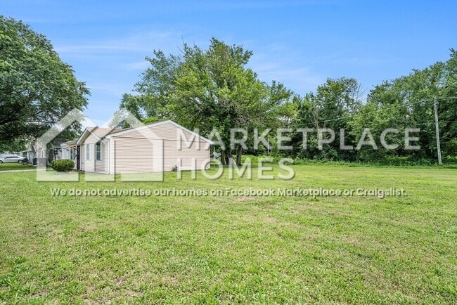 Building Photo - 4210 N Park Dr