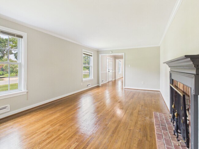Building Photo - 1519 Chauncey Ln