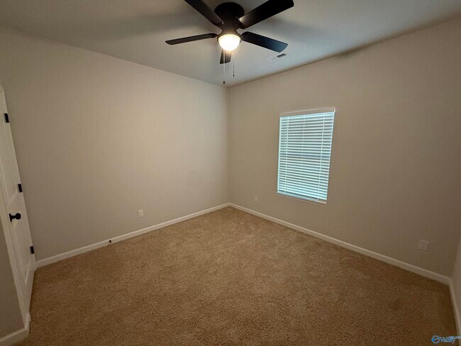 Building Photo - 16205 Glenncrest Ln