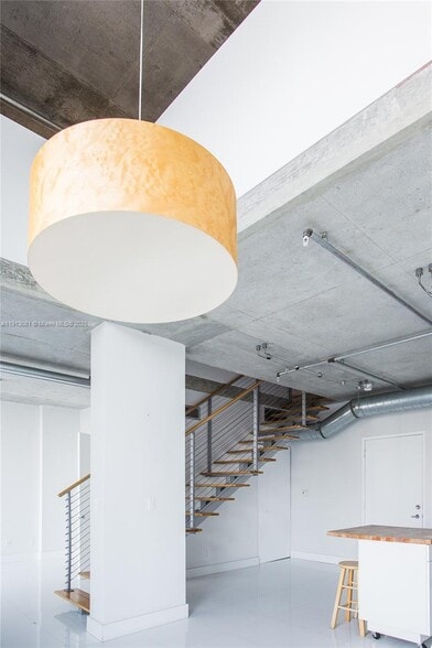 Building Photo - 690 SW 1st Ct