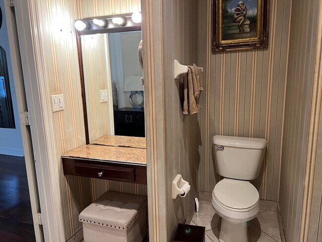 Building Photo - 4991 Bonsai Cir