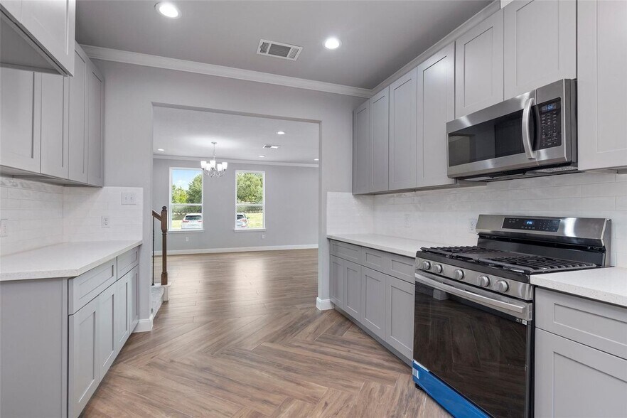 Building Photo - 7655 Ameswood Rd