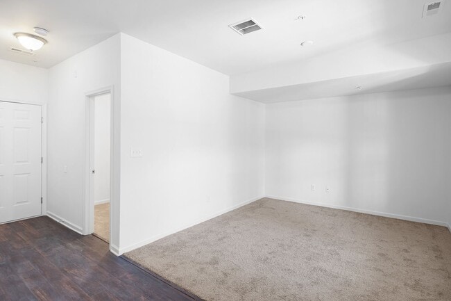 Building Photo - 415 Lenape Way