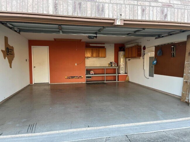 Building Photo - 612 Crystal Brook Dr