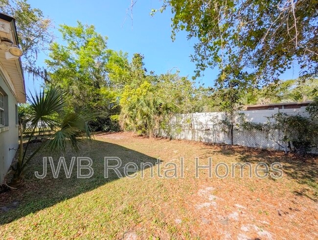 Building Photo - 8532 Buckingham Rd