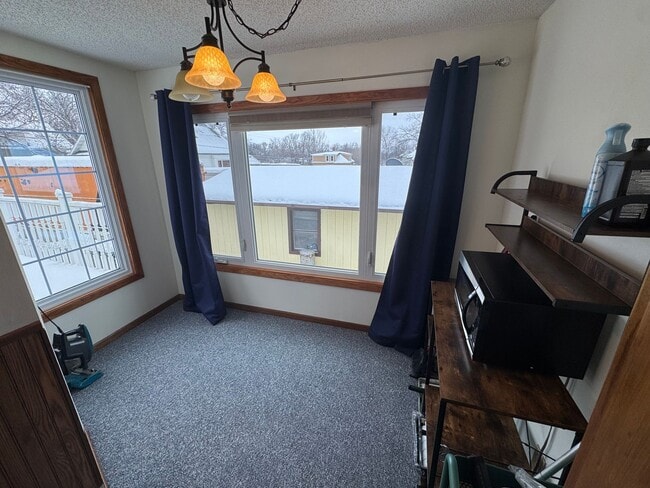 Building Photo - Cute Home in Central Bismarck with Huge Garage