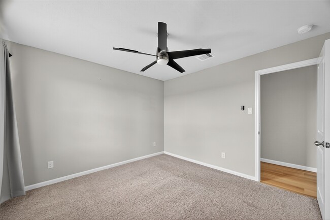 Building Photo - 718 Harvest Bluff Dr