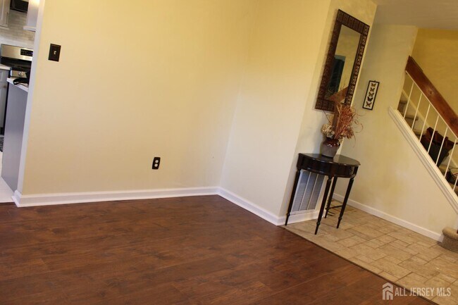 Building Photo - 707 Merrywood Dr
