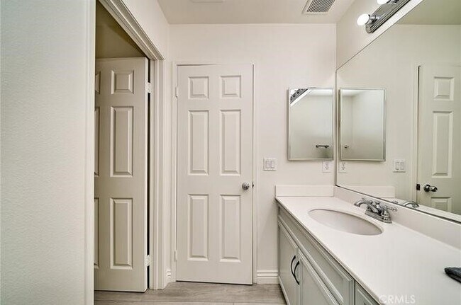 Building Photo - 12573 Montaivo Ln