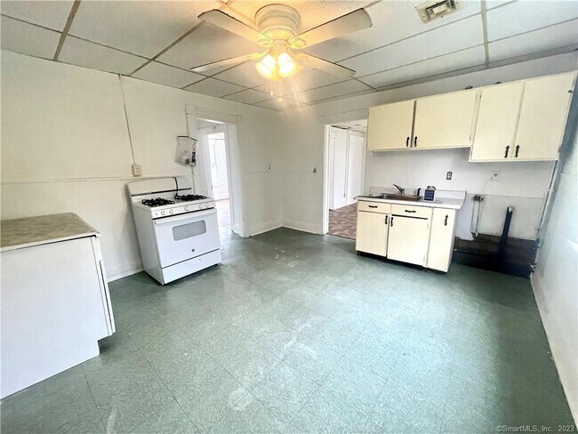 Building Photo - 1309 Bank St