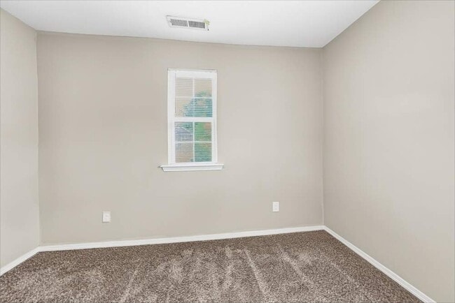 Building Photo - 601 Sharon Ln