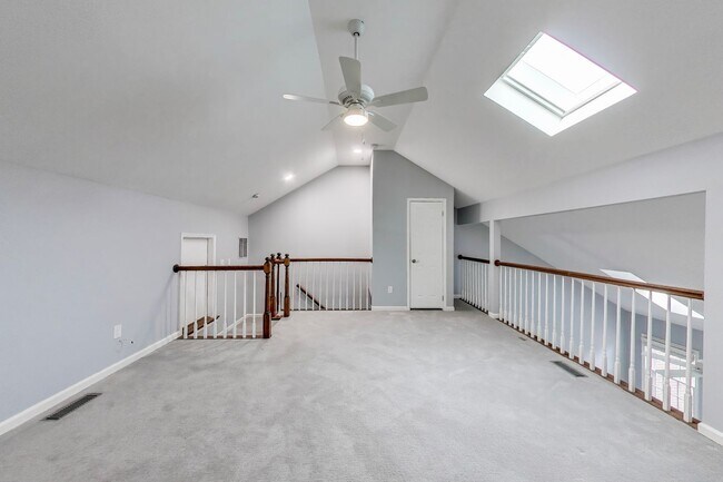 Building Photo - Spectacular 3 Bed + LOFT + 3.5 Bath- Custom Kitchen & Master Retreat w/ Beautiful Updates