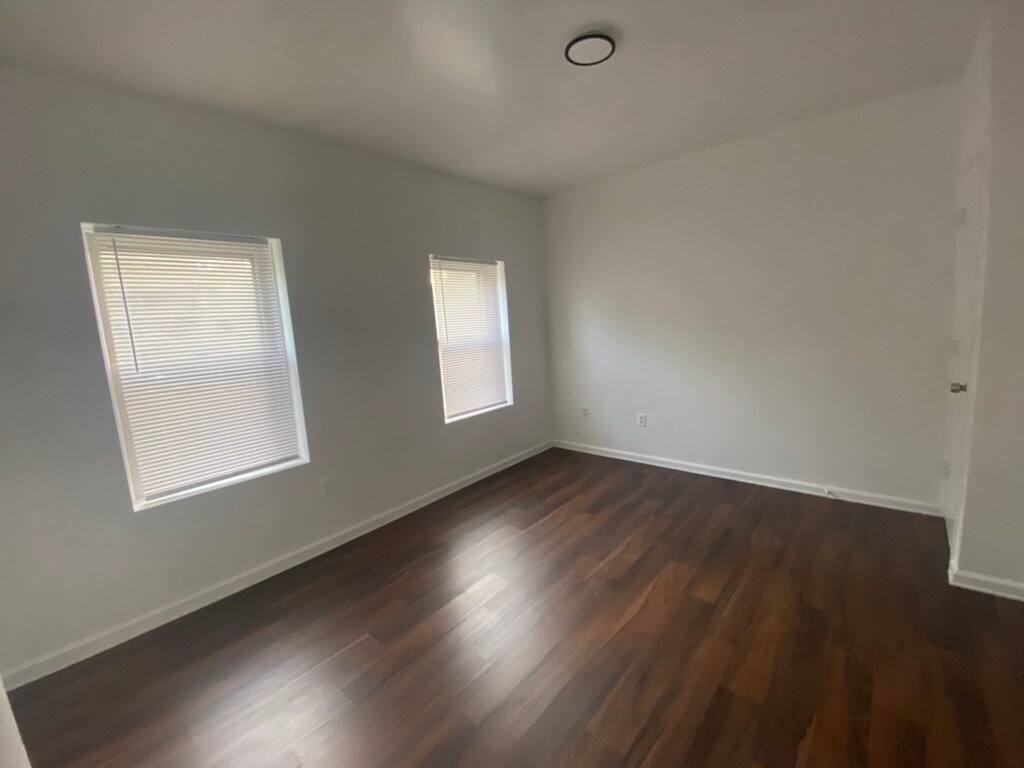 Building Photo - 657 Pegram St