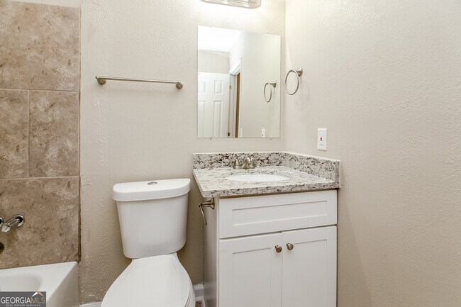 Building Photo - 1561 Rose Garden Ln