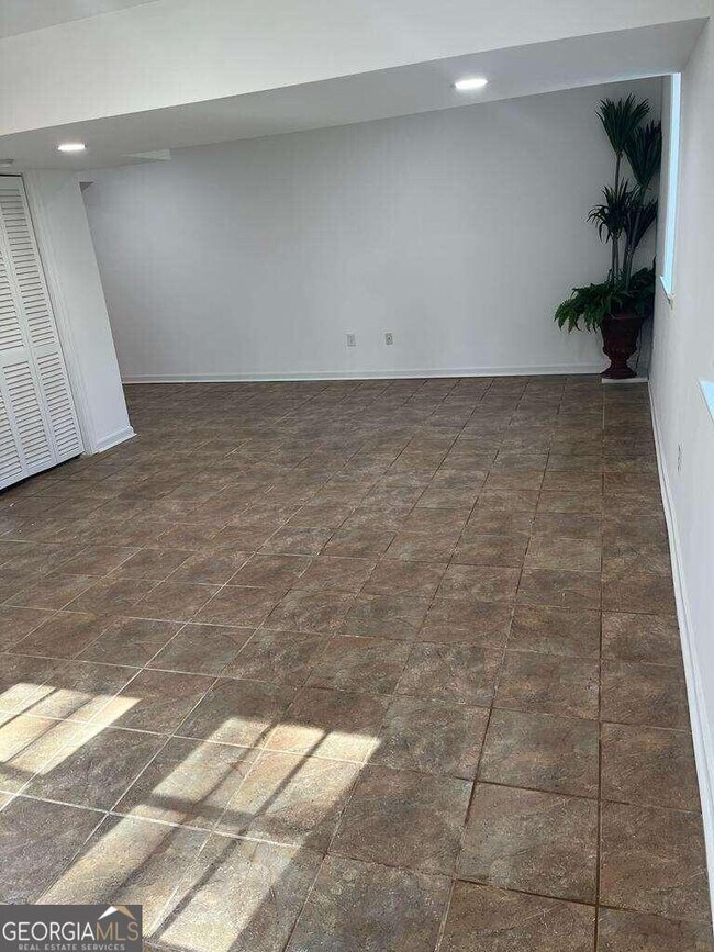 Building Photo - 3246 Mar Lanta Dr