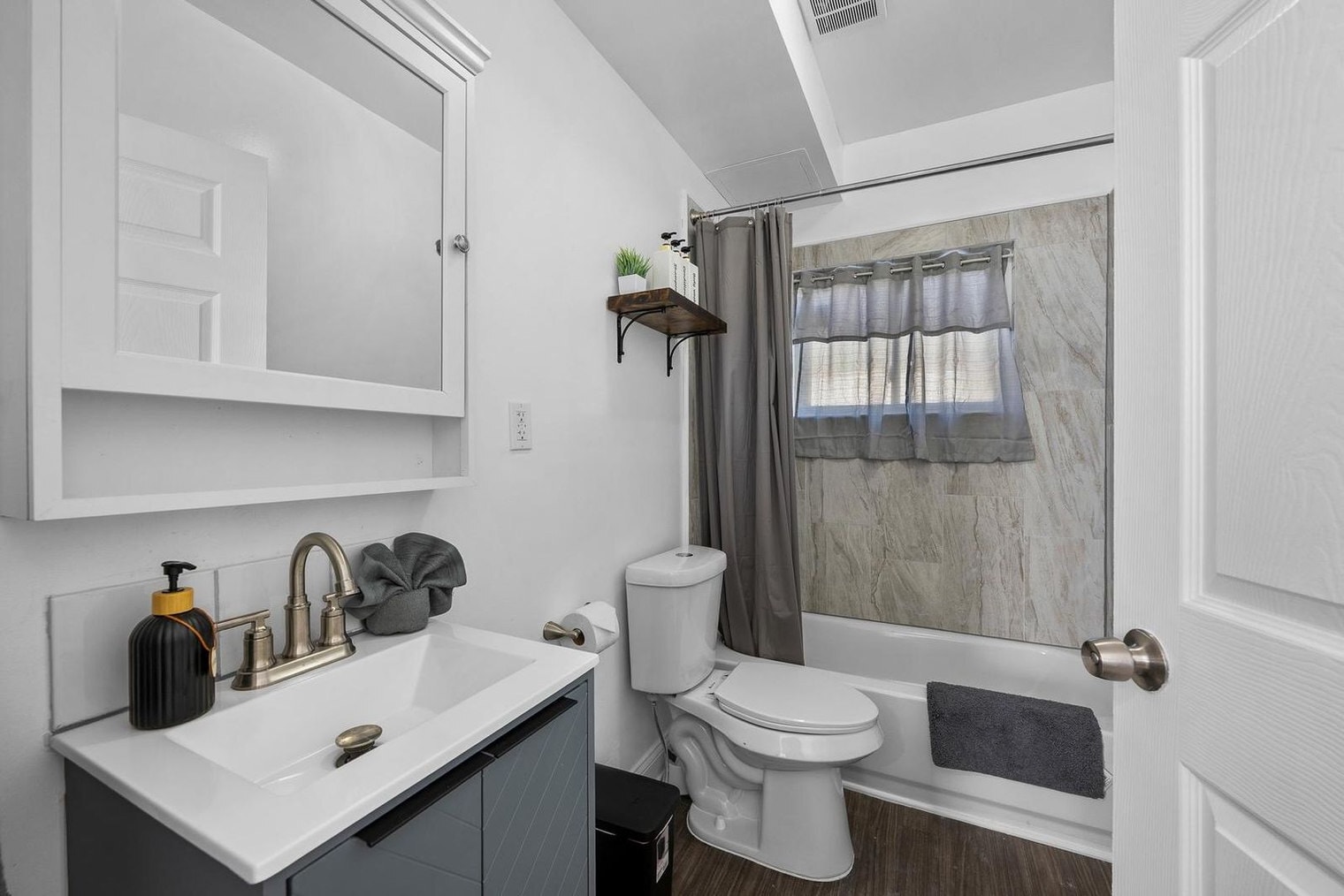 Building Photo - 4878 Tarnow St