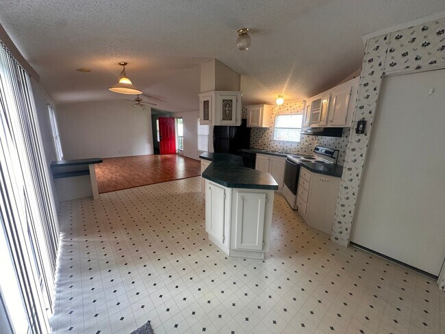Building Photo - 116 Dream Ct