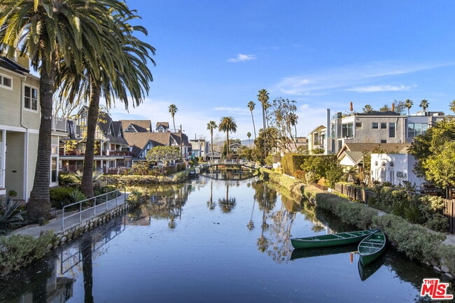 Building Photo - 439 Carroll Canal