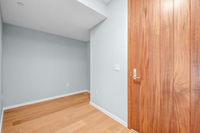 Building Photo - 1705 Ocean Ave