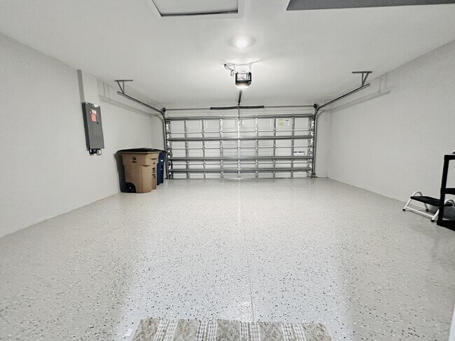 Building Photo - 489 Lenox Ave