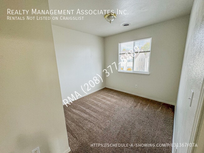 Building Photo - 843 N White Barn Rd