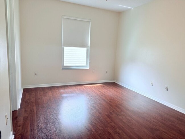 Building Photo - $2200 | 3-Bedroom 2.5-Bath Single-Family H...