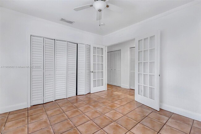 Building Photo - 13820 SW 82nd Ave