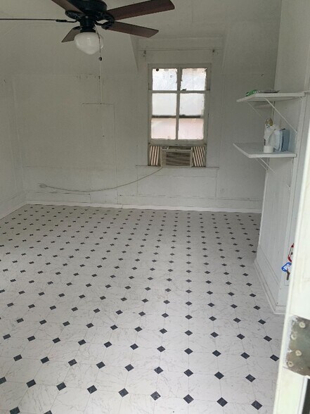 Primary Photo - 618 N 16th St