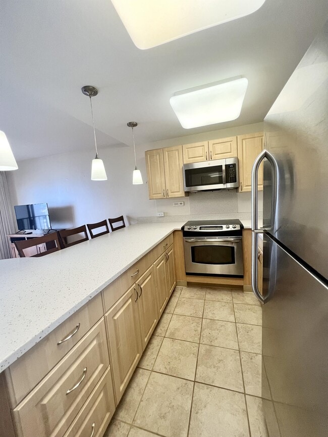 Building Photo - 2140 Kuhio Ave.