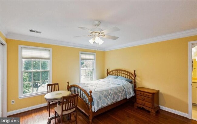 Building Photo - 10418 Willow Crest Ct