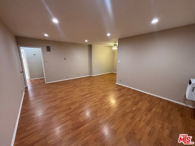 Primary Photo - 1201 S Sherbourne Dr
