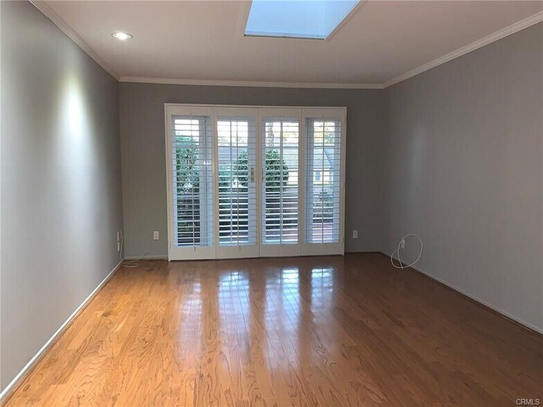 Building Photo - 5201 Thorn Tree Ln