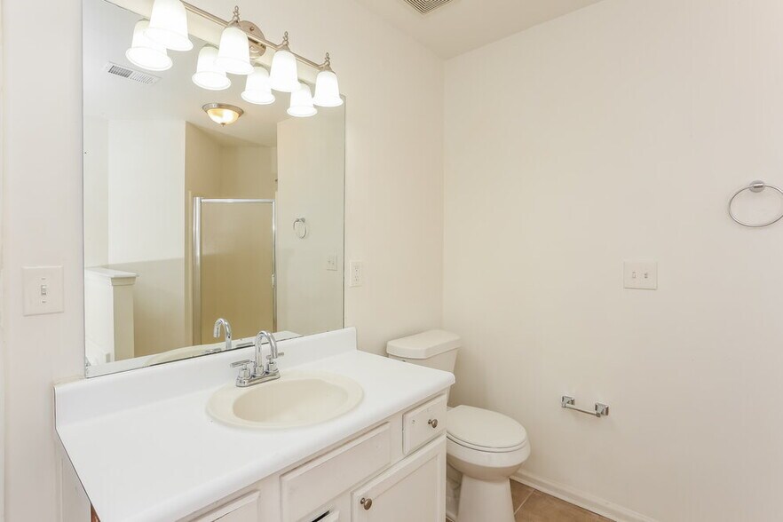 Building Photo - 4040 Brookfield Way