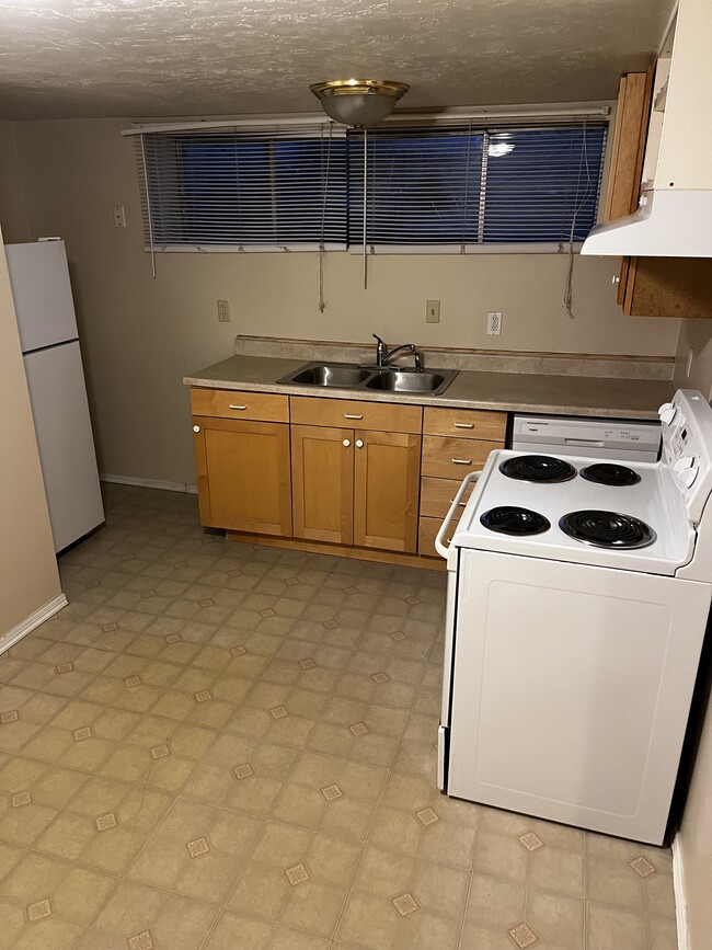 Building Photo - 10247 S 1280 E