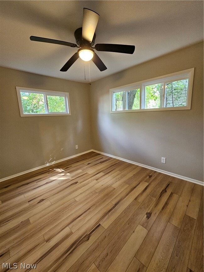 Building Photo - 1859 Sheffield Dr