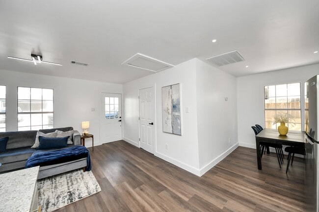 Building Photo - 4215 Eli St