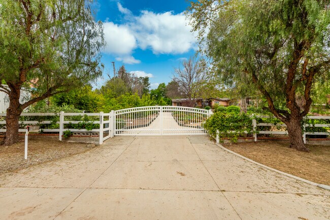 Primary Photo - 28051 Balkins Dr