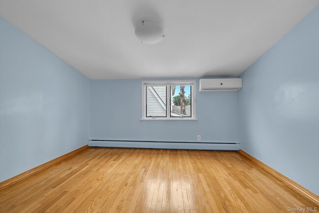 Building Photo - 85-66 188th St