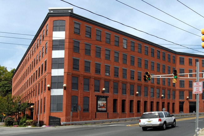 Building Photo - The Cliffs