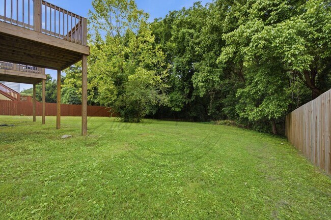 Building Photo - Two Bedroom Duplex in Hermitage with Back Deck!