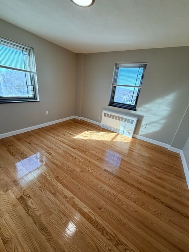 Building Photo - 1 bed in Belmont