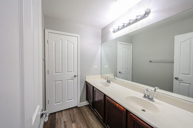 Building Photo - 16982 W Rio Vista Ln