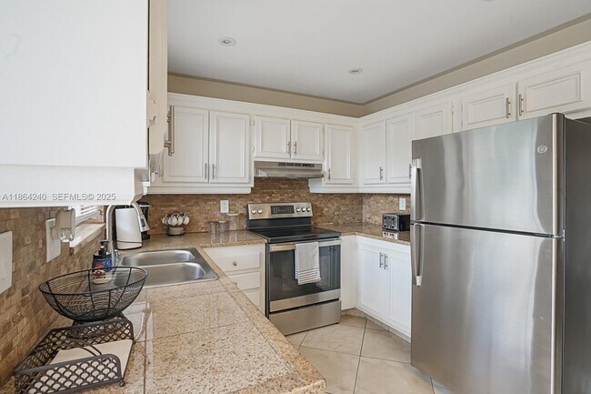 Building Photo - 222 SW 1st St