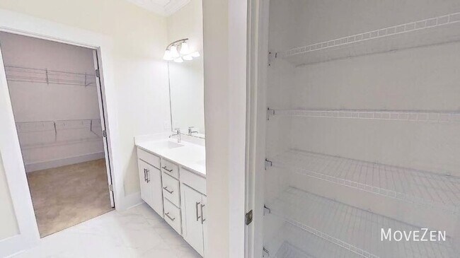 Building Photo - 6504 Oak Canopy Dr