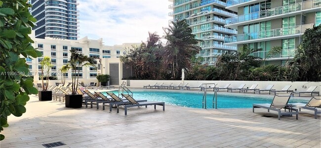 Building Photo - 1100 S Miami Ave