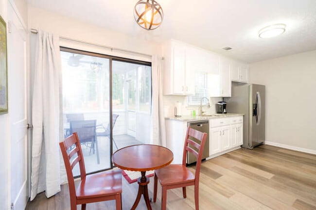 Building Photo - 1060 Washington Ave